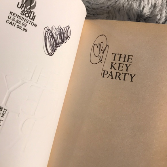 🌟 “The Key Party” • Paperback Book - Picture 5 of 6